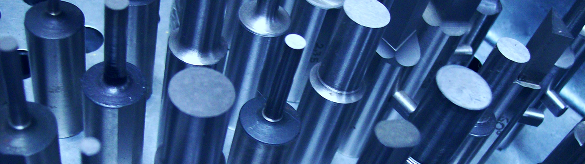 Gabinetes Metálicos y Racks a Medida | Adapi